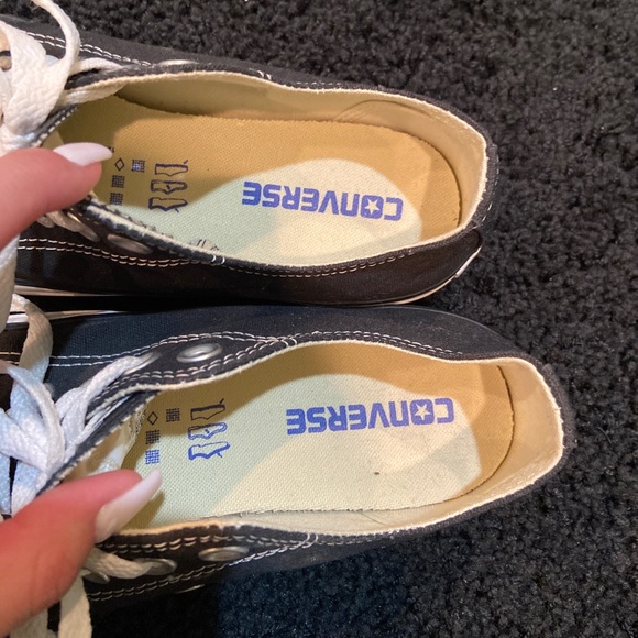 Black converse - Picture 3 of 3